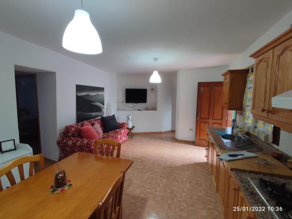 Casa Nela. Rural Y Acogedora En Las Puntas El Hierro 弗龙特拉 外观 照片