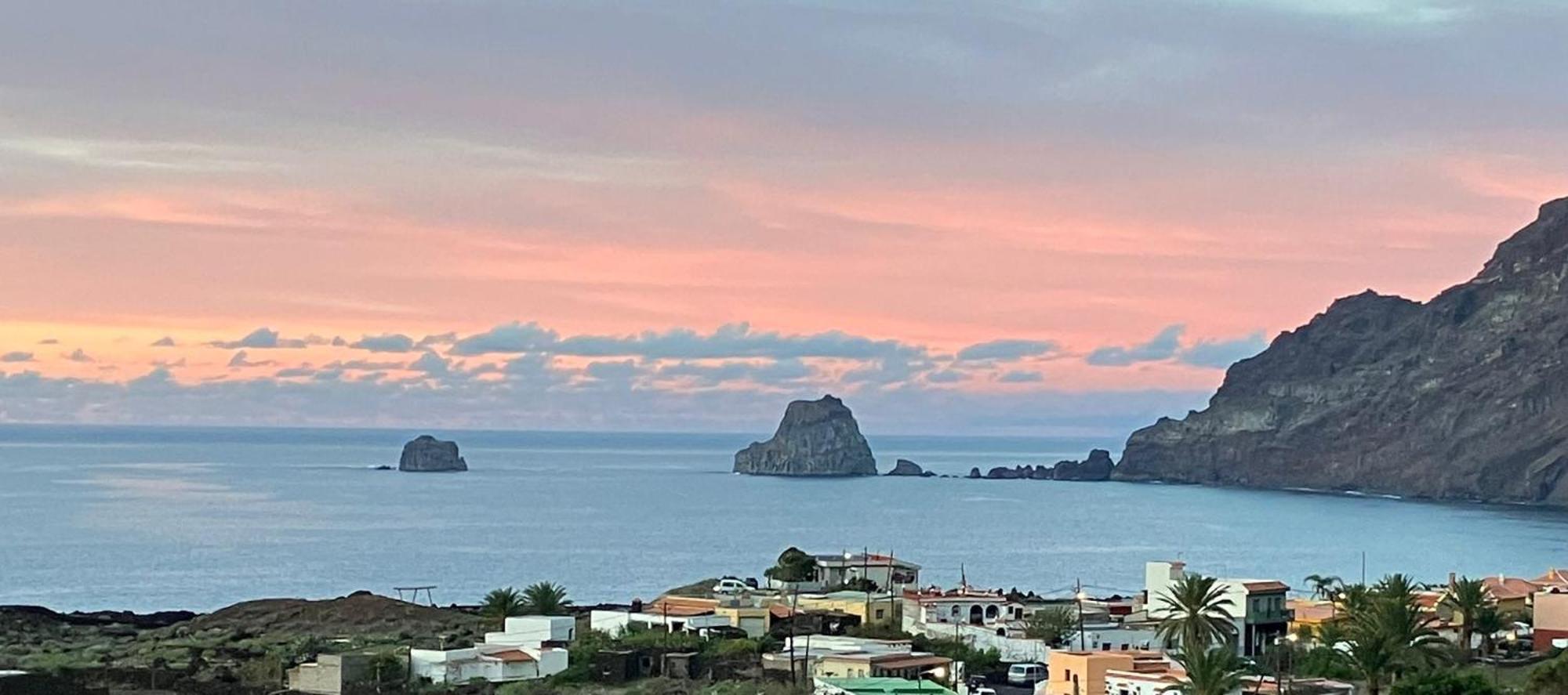Casa Nela. Rural Y Acogedora En Las Puntas El Hierro 弗龙特拉 外观 照片