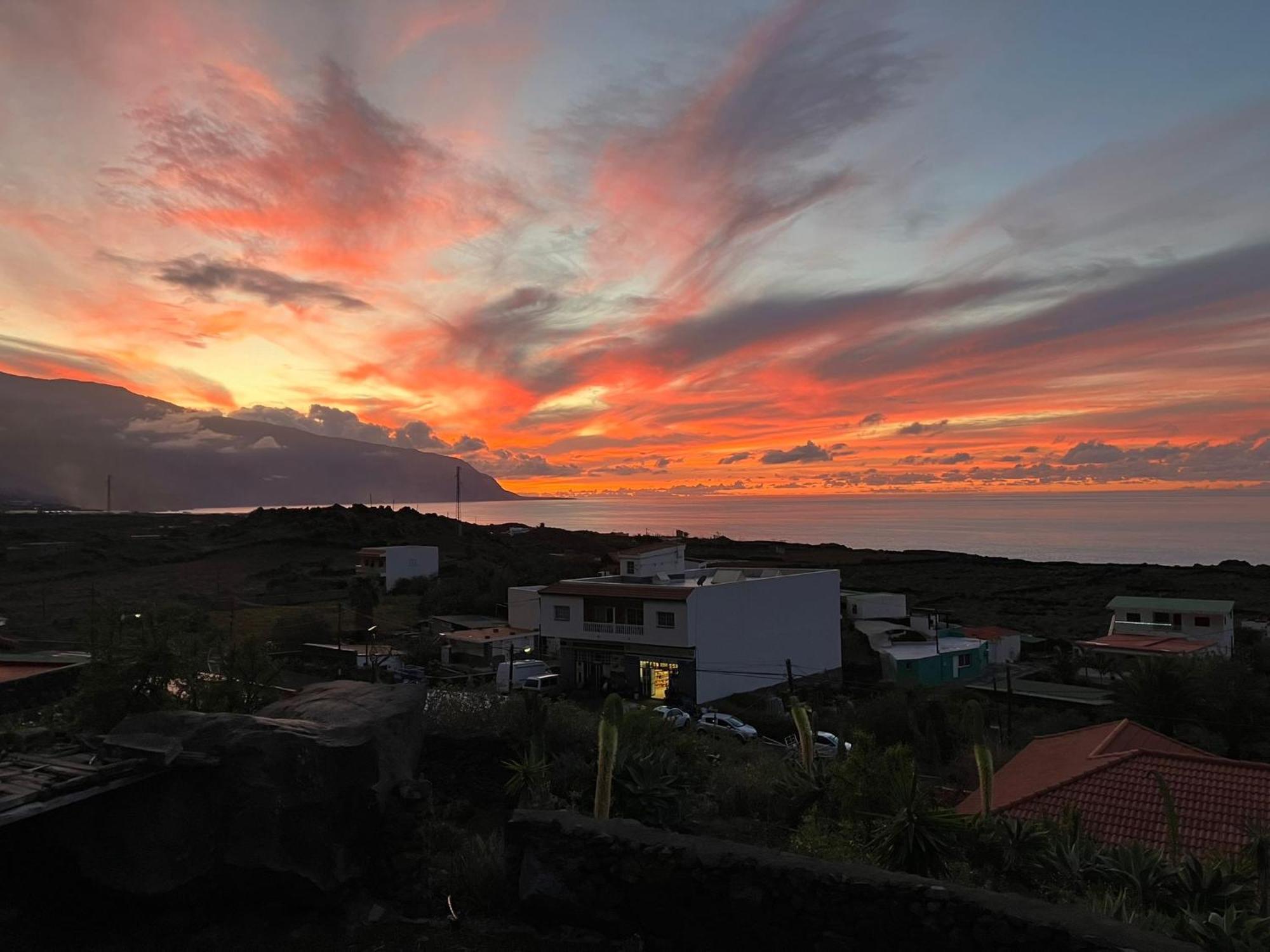 Casa Nela. Rural Y Acogedora En Las Puntas El Hierro 弗龙特拉 外观 照片